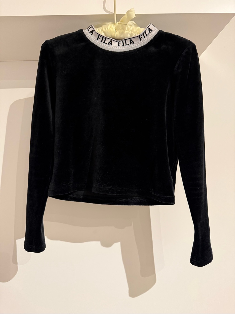 FILA black velvet long sleeve cropped top - Picture 2 of 4